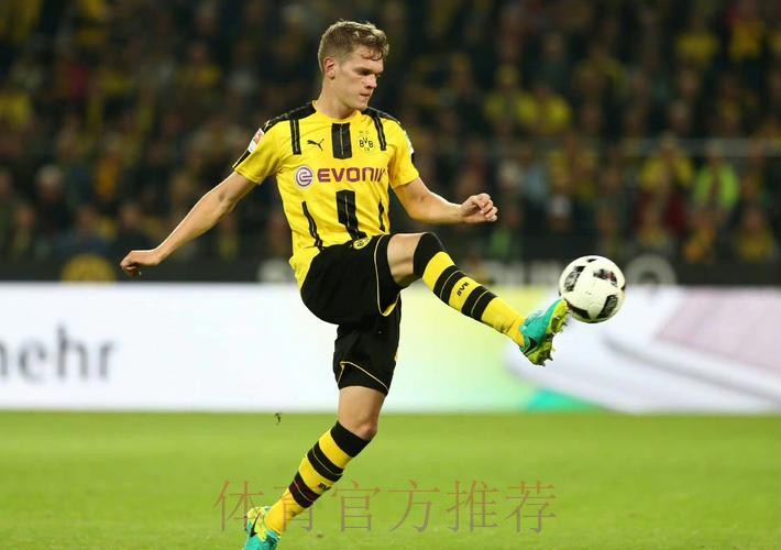 金特尔:本泽马是顶级射手 他保持了高水平很多年