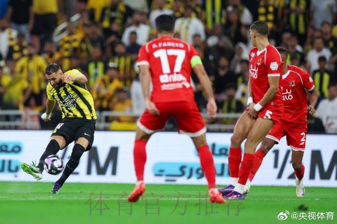 本泽马发文鼓励球队：继续前进 感谢所有人支持！